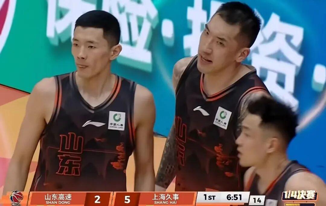 PP电子官方-上海男篮28分大胜，2-0横扫山东晋级四强，王哲林14+6陶汉林12+7
